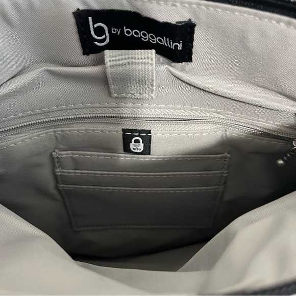 Baggallini Tucson Black Anti Theft RFID Crossbody Purse - Picture 9 of 15